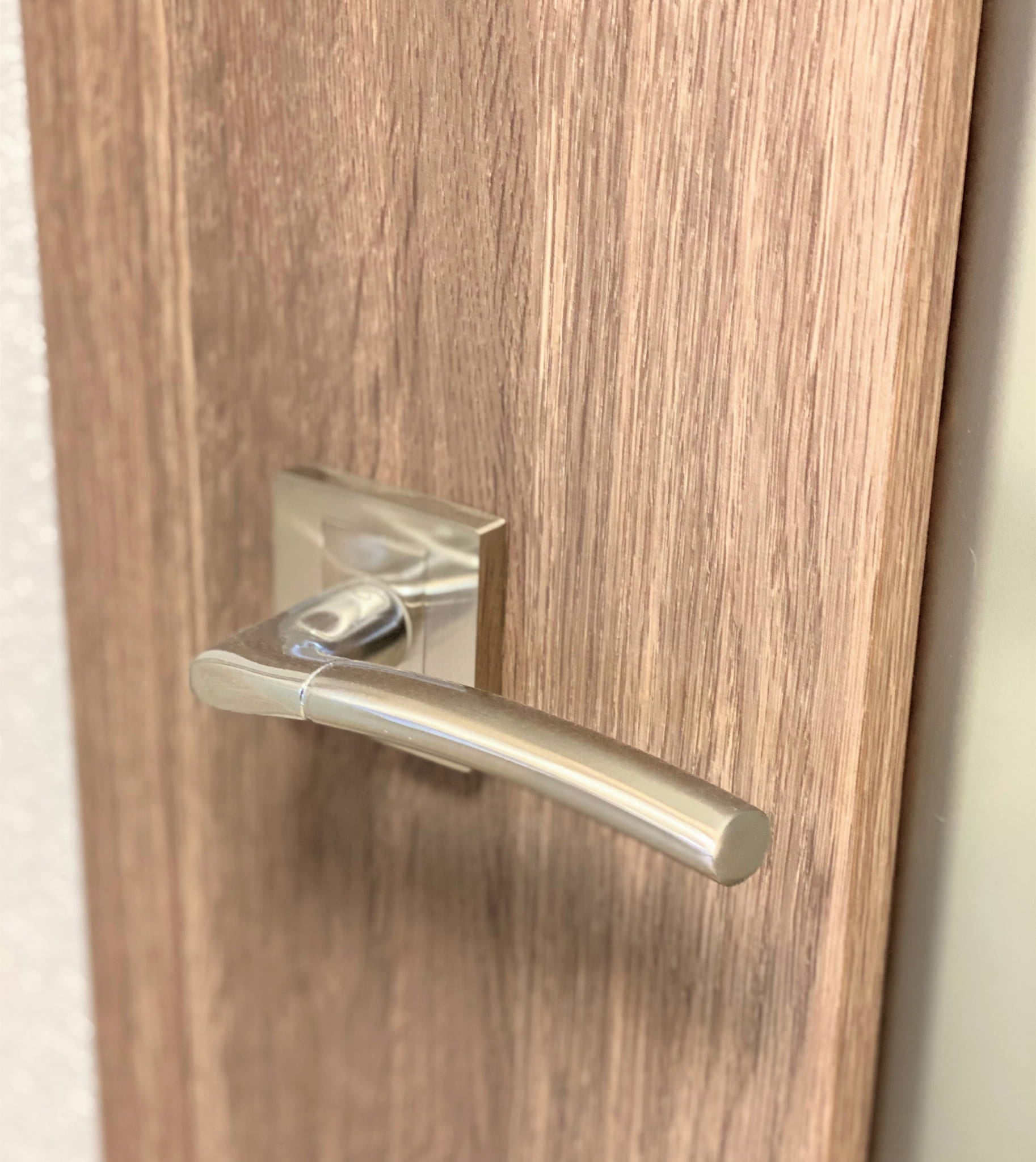 Infinity Line Dalia KDL 100K - Türgriff auf quadratischer Rosette
