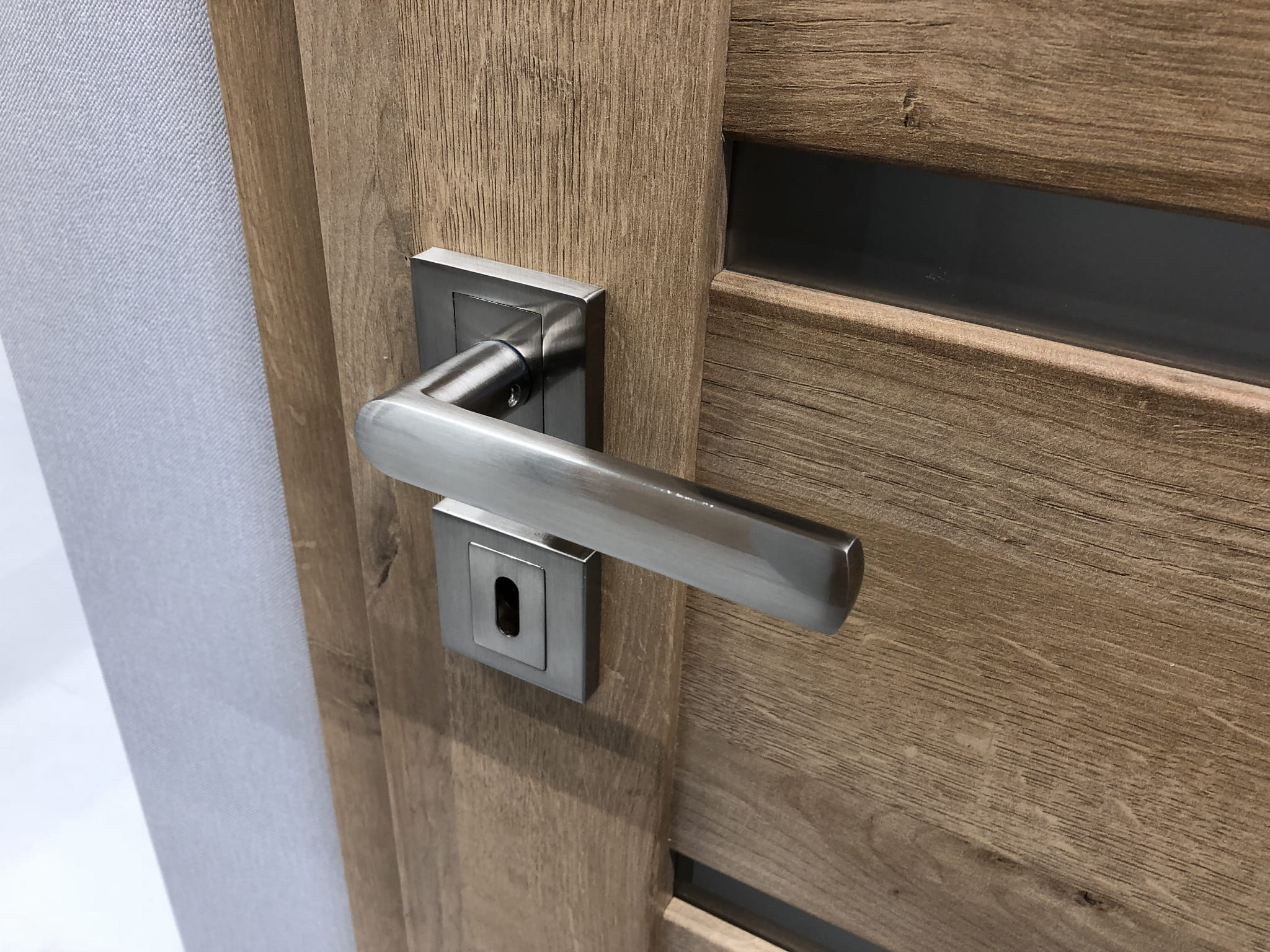 Infinity Line TORINO KTR 300 Satin - Türgriff auf quadratischer Rosette