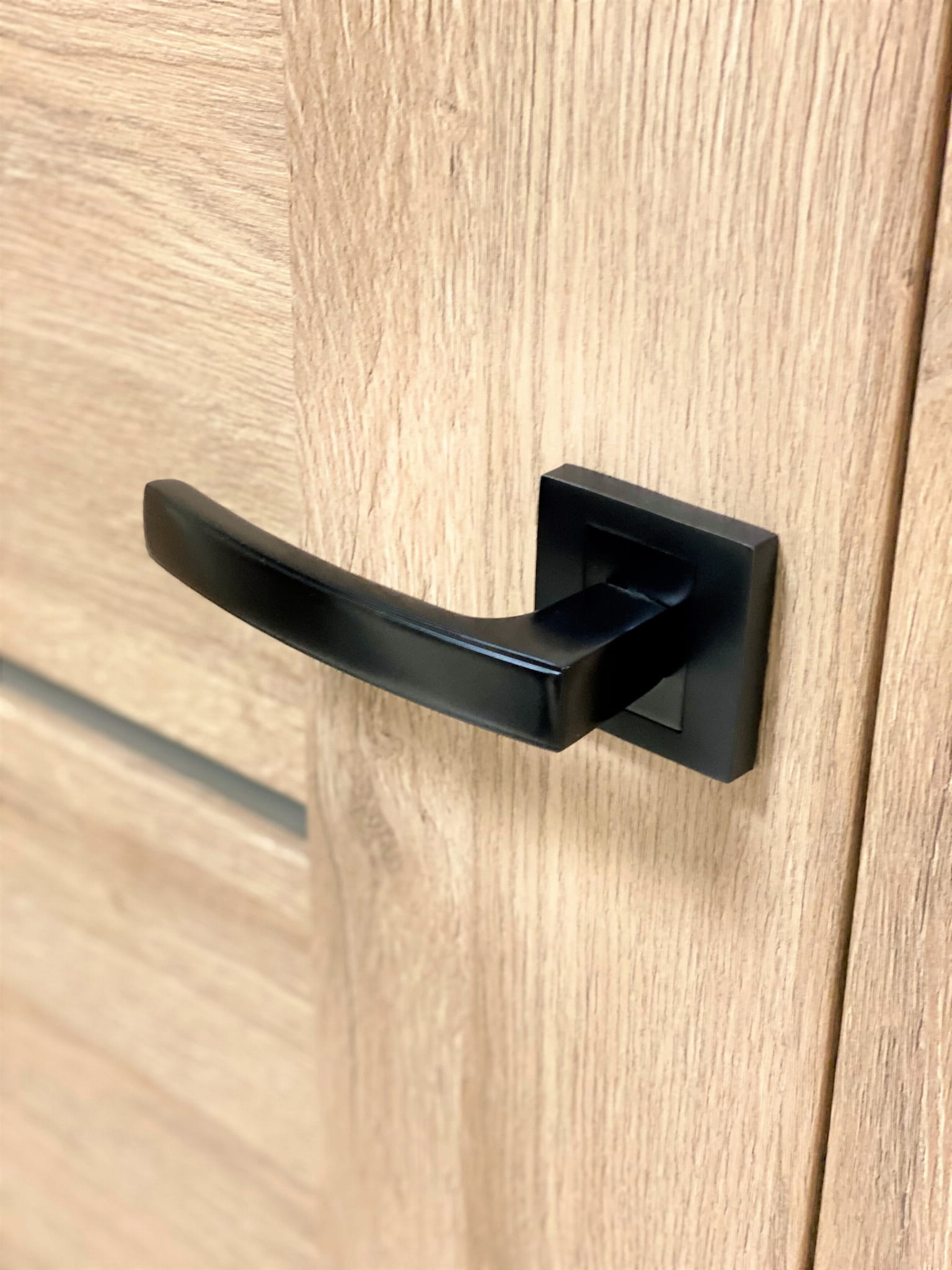 Infinity Line Hermes KHR B00 Schwarz - Türgriff auf quadratischer Rosette
