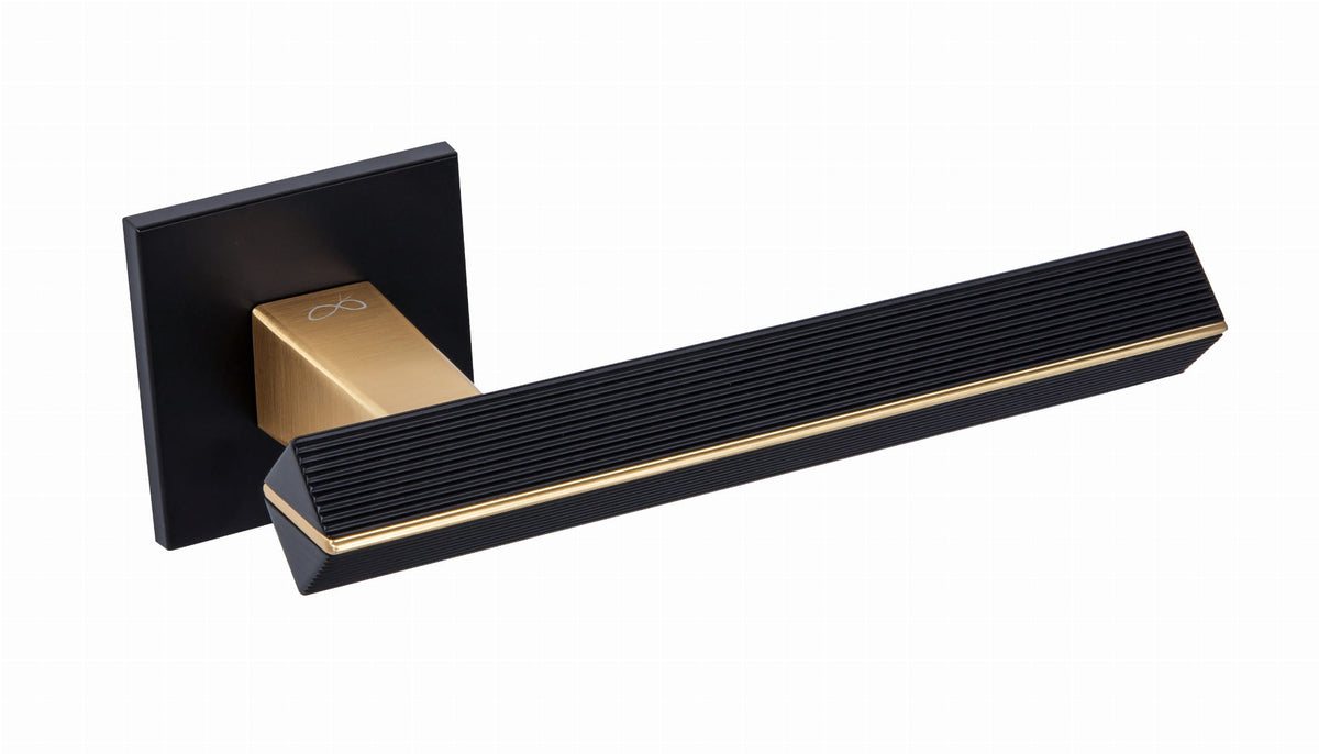 Infinity Line Carrera Kcra B00/Mg00 Black/Gold Matt - Türgriff auf quadratischer Rosette