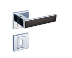 Concept KCK 700/200 Chrome/Black - Door Handle on a Square Rose
