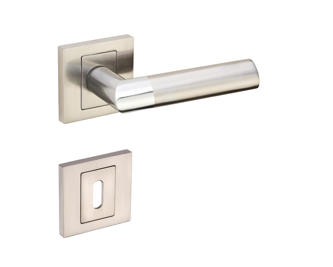 Infinity Line Karo KRO 100 Chrom/Satin - Türgriff auf einem Squre Rosette