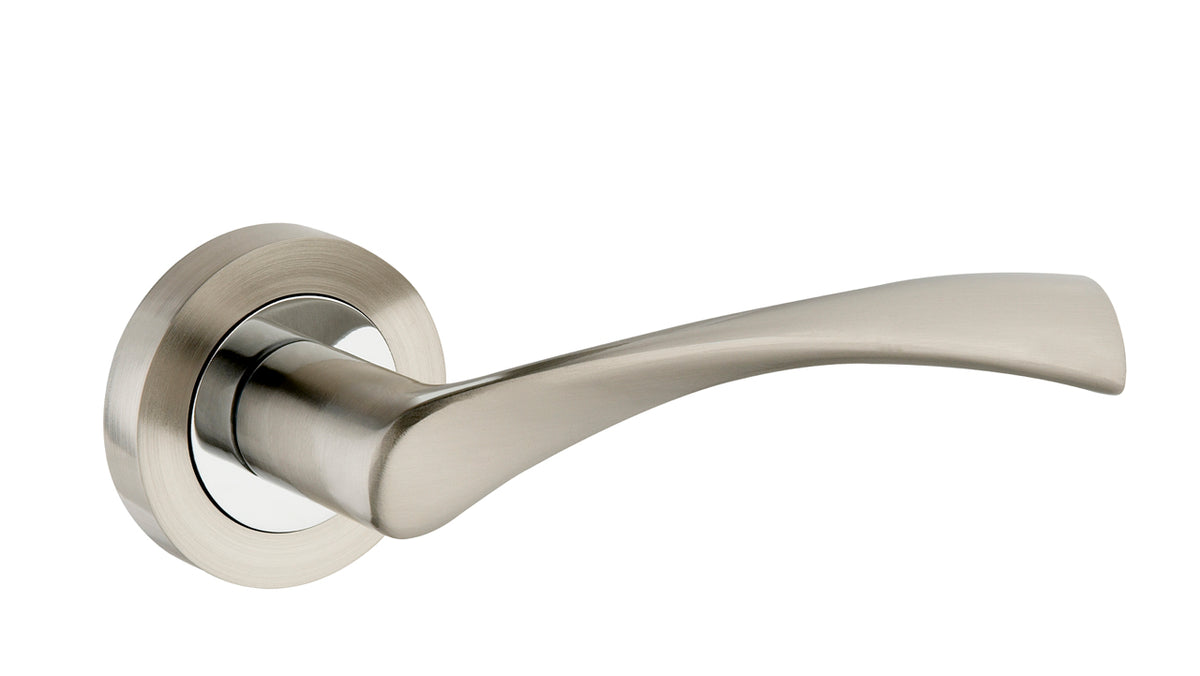 Laura KLR 100 Chrom Satin - Türgriff auf runder Rosette
